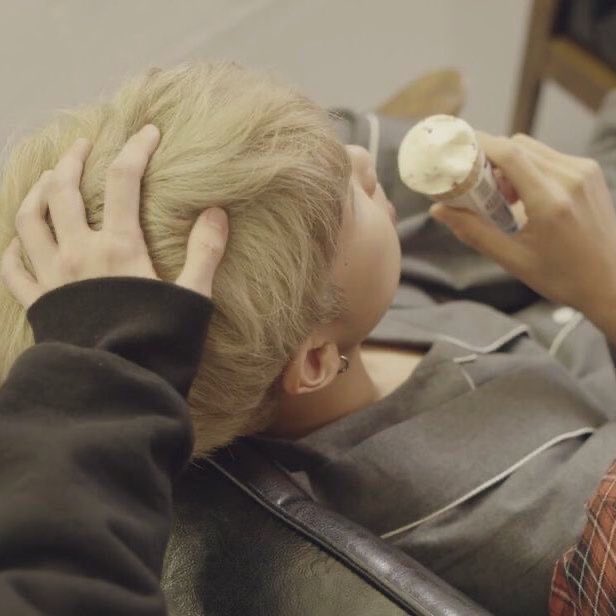 bfmaterialnj's tweet photo. pov: he loves when you pat his head 💗 https://t.co/B5si9T9HQd