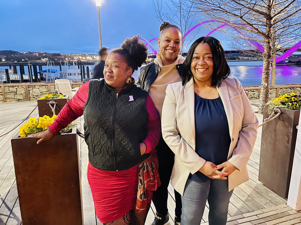 MoniDiop's tweet photo. Ending the day with #Ward8 Women Commissioners #ANC8D #ANC8A #ANC8B https://t.co/a0wmz3zOwL