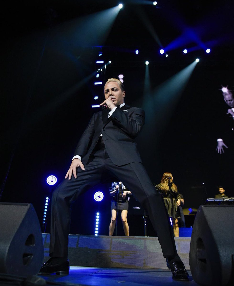 NRArtistas's tweet photo. ¡#CristianCastro con más de 35 años de carrera se ha consagrado como el mejor intérprete de Mexico! 🤩😱👏🏻

¿Cual es tu canción favorita de #CristianCastro? https://t.co/QqhpUNeLqM