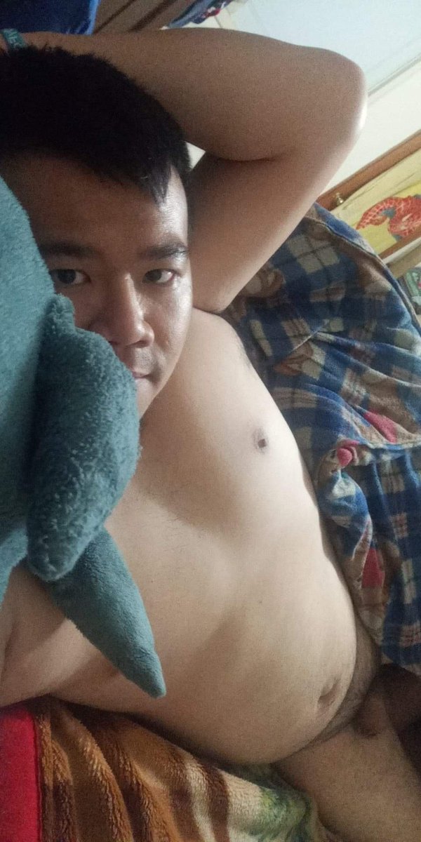 欸黑昨天睡前拍的