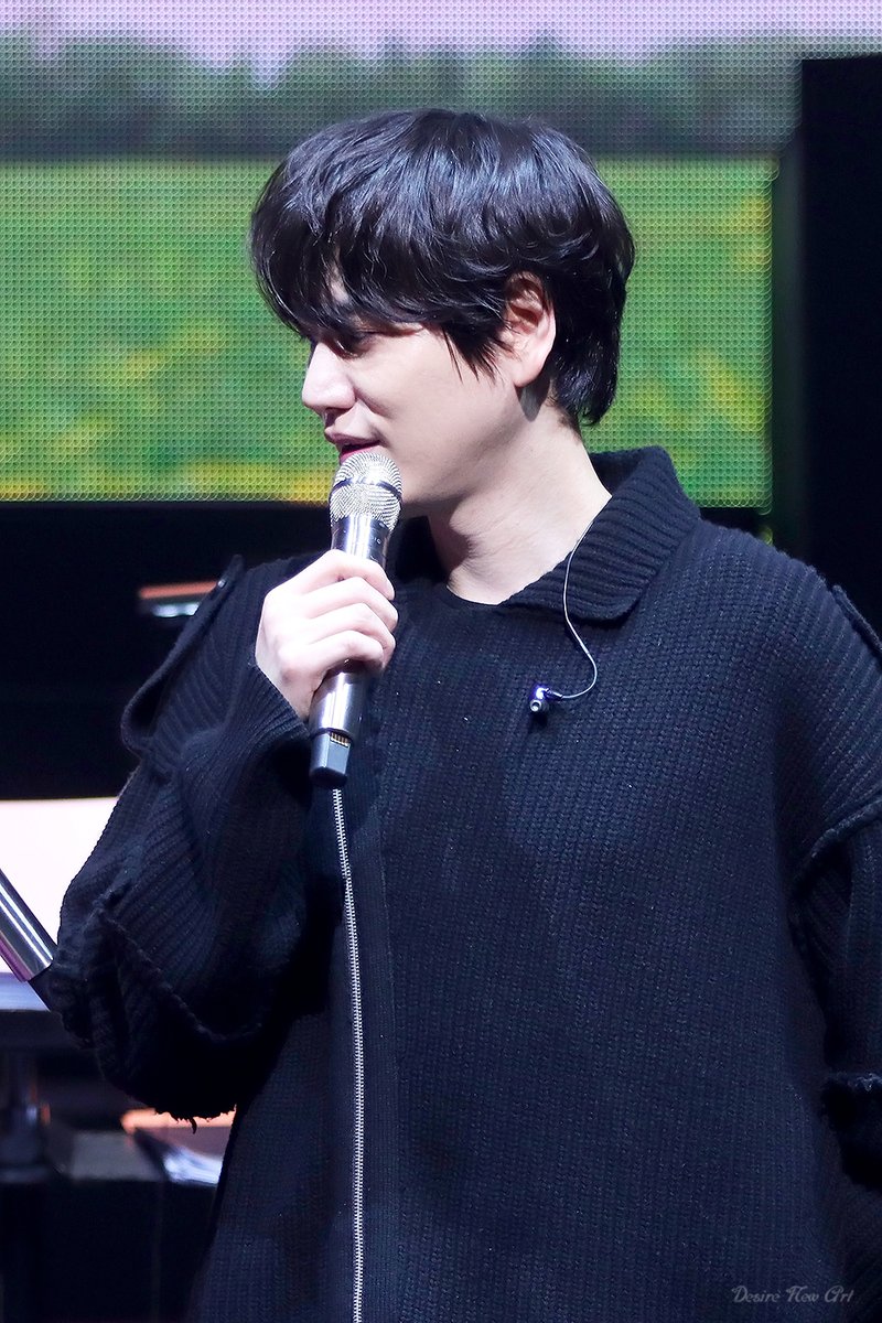 qmffnek0's tweet photo. 20220325 김문정 콘서트 [ONLY] 'Bon Voyage to the Moon'

규현 https://t.co/h8SL7MziAo