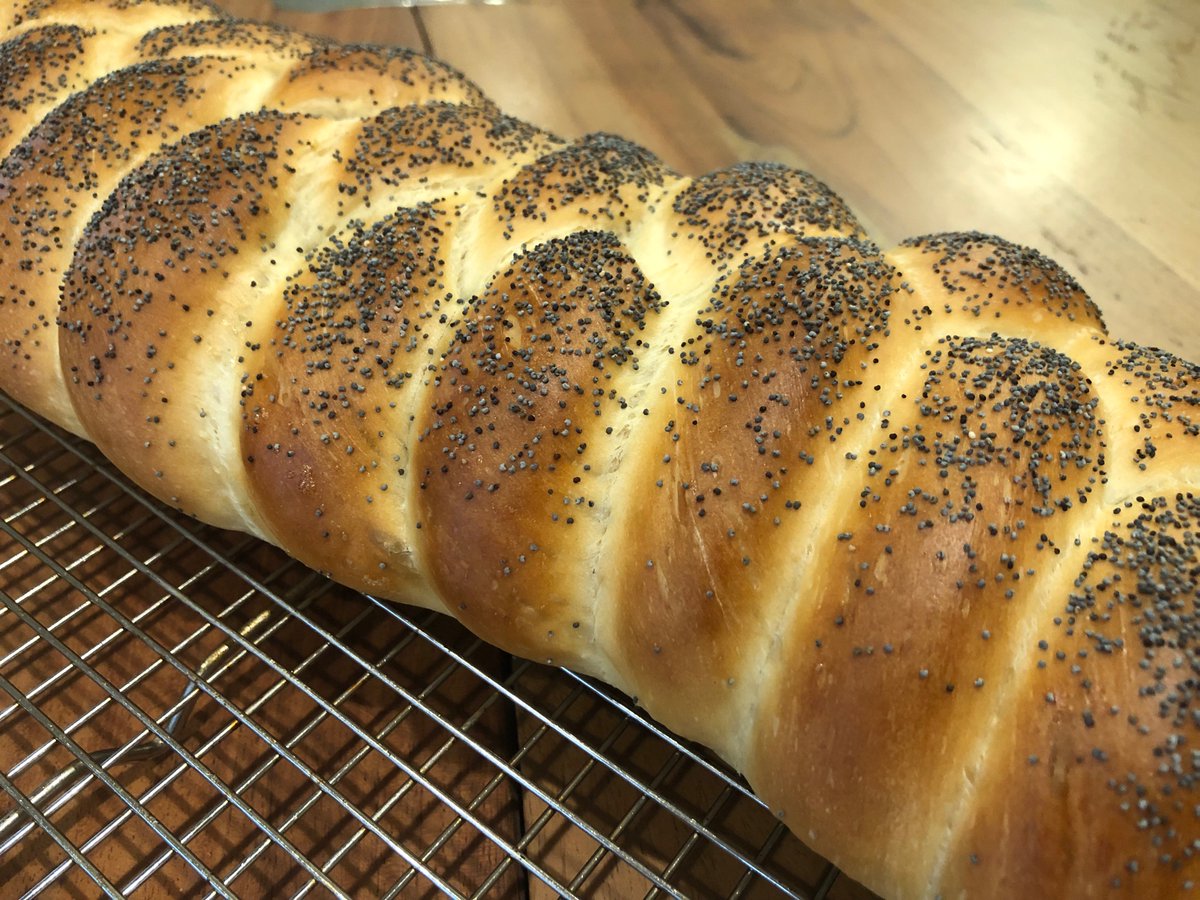 KellyRichmondBC's tweet photo. Two big loaves… and half of one evaporated less than 20 mins after being pulled from the oven! Nothing is better than fresh baked bread. 🥰

#bread #challah #honey #baking #braidedbread #eatlocal #slowfood https://t.co/aWEmrDYruS