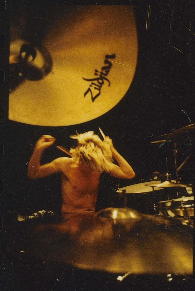 jeremypiven's tweet photo. Goodbye humble rock God . One of the truly good ones captured here by @Danny_Clinch mid hit . He was a force that has left us with endless inspiration . Bless his family and band members , incredibly sad https://t.co/zFb6UZk9U5