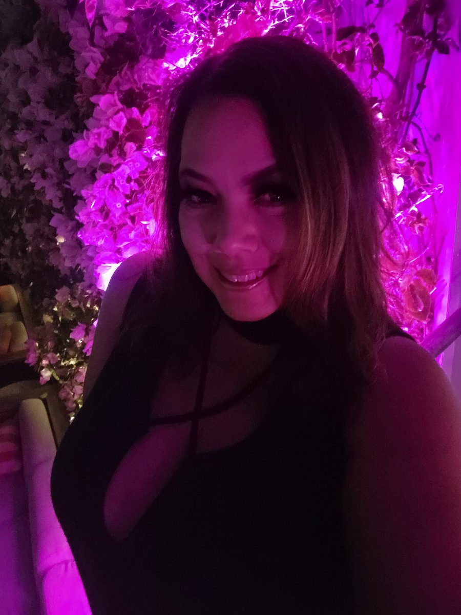KymberliBoynton's tweet photo. Had a great night at Jeff Gund's Bday and Pre-Oscar Soiree https://t.co/4mHyhVhVCM