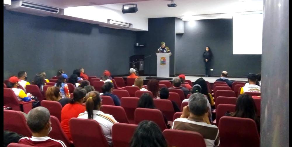 JoseGRozo's tweet photo. Este #26Mar realizamos extraordinaria jornada de trabajo con el 5° Congreso del @PartidoPSUV y del 4° Congreso de la @JuventudPSUV con los trabajadores y misioneros comprometidos de la G/M @Barrio_Tricolor en #Caracas
#SomosFuerzaTrabajadora
@NicolasMaduro 
@GRaulparedes https://t.co/XXGpEMk7hg