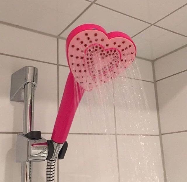 RT @heartzcore_: need this heart-shaped shower head https://t.co/kNcX14uLne