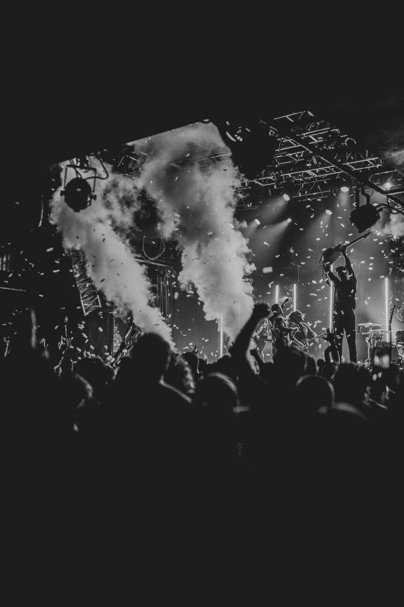 leahtildeath's tweet photo. So stoked for @silverstein to be touring again.
11.4.21
@HOBCleveland 
@shanetold @paulmarc @Tourbeard https://t.co/KuP08VB8hF