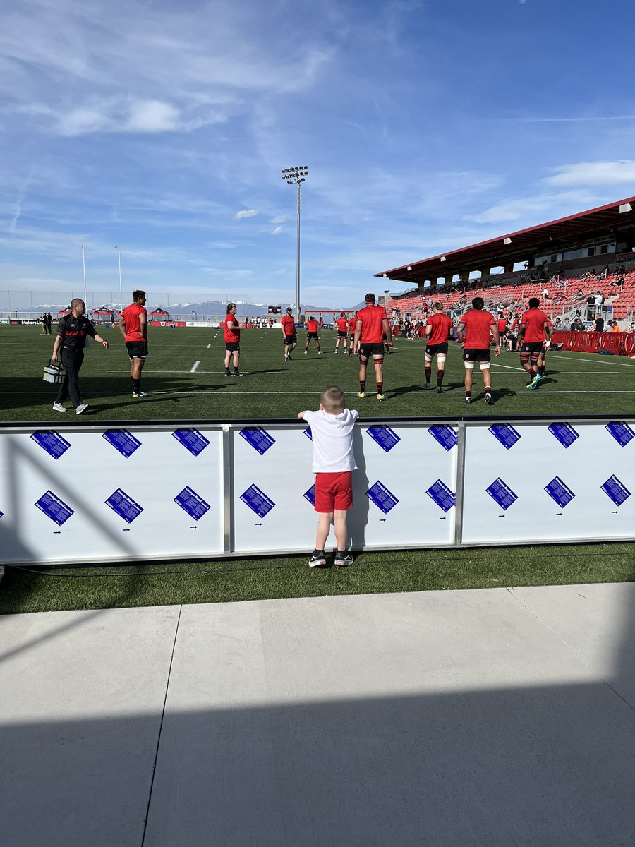 JoshBTDubs's tweet photo. Tough loss, but had a great time taking my oldest son to his first @utwarriorsrugby game! This #futurewarrior had a blast with his uncles @Chips5656 & @zbtw24
Can’t wait for the next one!
@usmlr || #forthenation https://t.co/UF7eUJEW4o