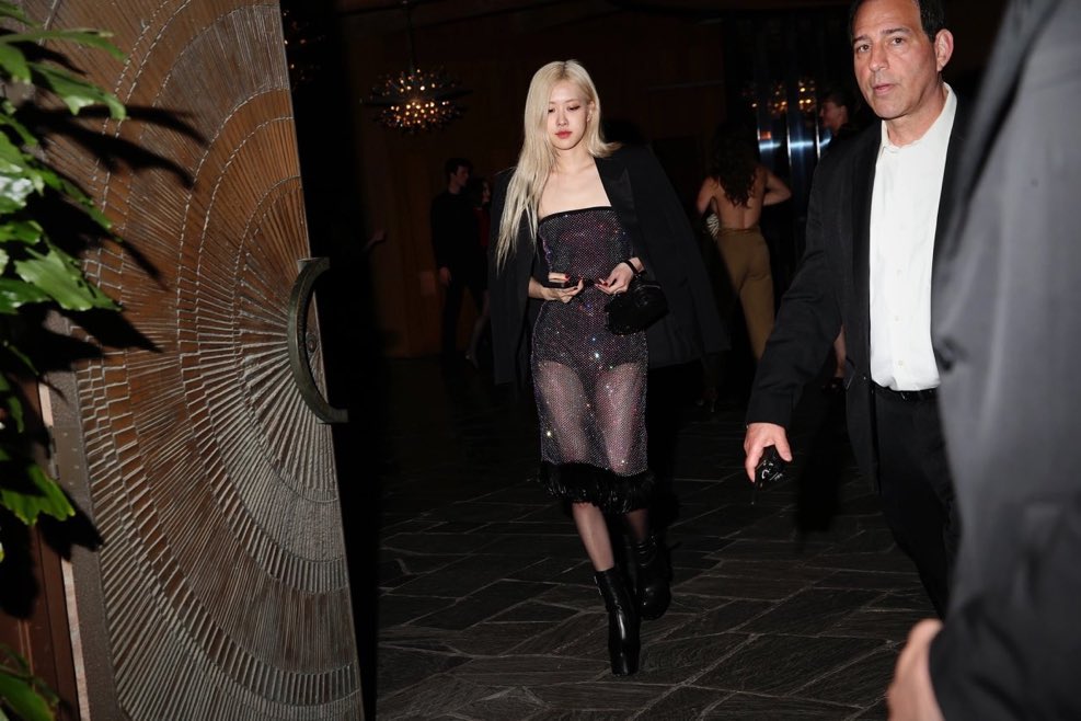 justroxxxy's tweet photo. Saint Laurent’s Pre-Oscars Party 2022

#로제 #ROSÉ https://t.co/I7NbjVIbYN