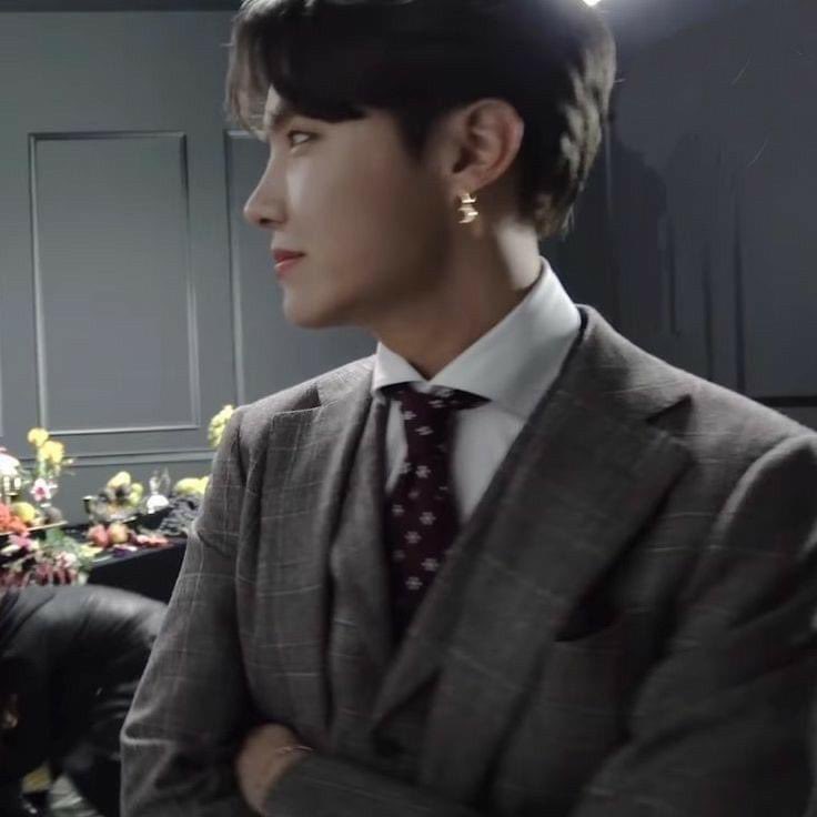 WARM HUGS TO OUR SEROTONIN #WeLoveYouHobi #GetWellSoonJhope