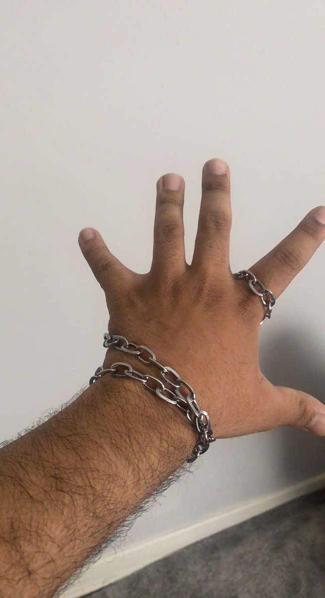disfiguredbones's tweet photo. I have no idea what to post. So have my hands before I impulsively delete the post later https://t.co/8xPLk6kZX6