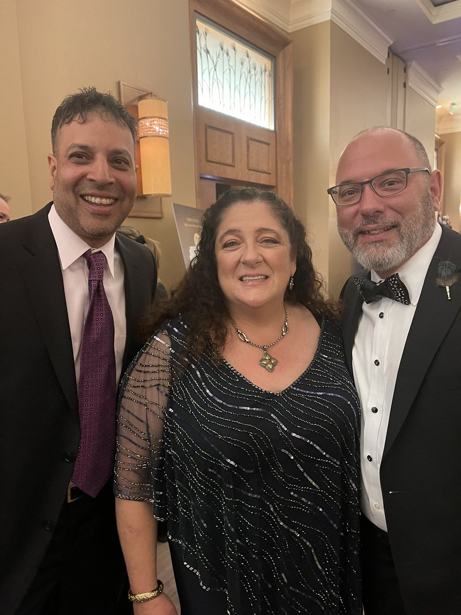 Hanging out with <a href="/TCOM_UNTHSC/">TCOM</a> royalty at the @TarrantCMS #MedicineBall !
<a href="/DrFilipetto/">Dr. Frank Filipetto</a>