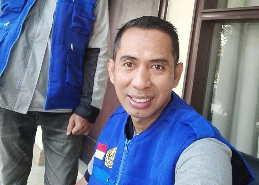 Satukata__'s tweet photo. Mengenal Pak Ribut, Guru SD yang Viral Bahas Kaum Sodom via Medsos https://t.co/z4yfrAioF8 lewat @spost.id
#pakribut #April #KaumSodom https://t.co/NqlRAh0Ivt
