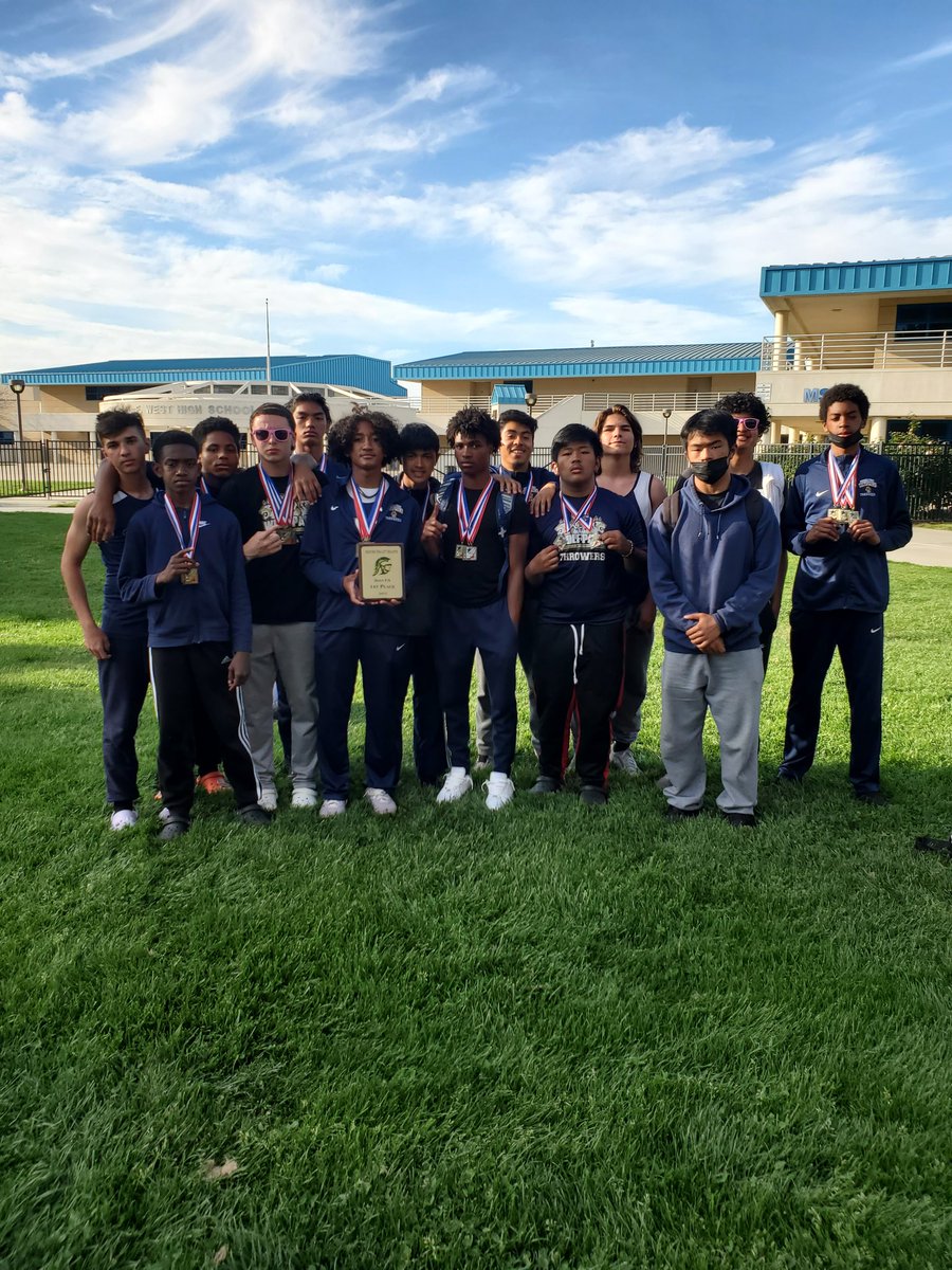 Merrill West Track tweet media