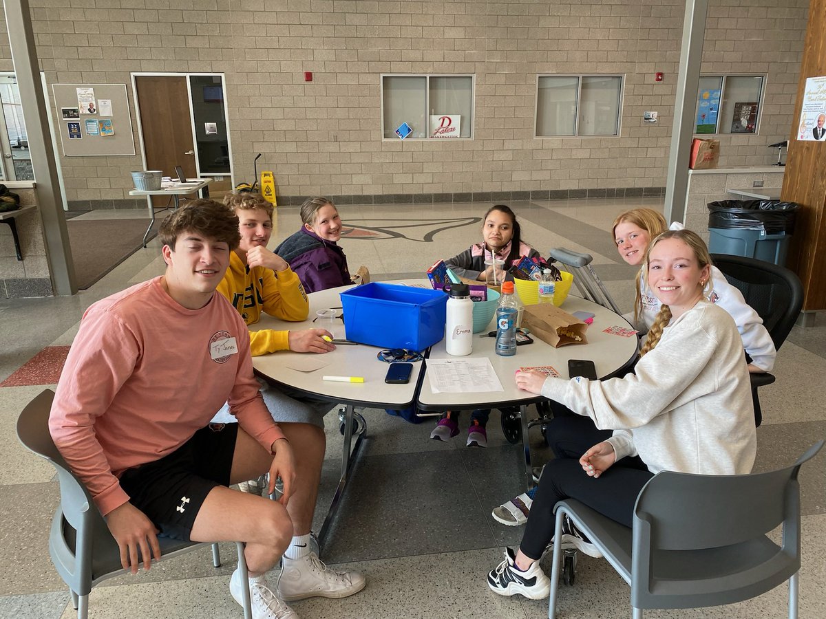 DlhsUnified's tweet photo. Bingo was a success!! Thank you to all our volunteers and generous donors!! #detroitlakes #unified #friendship #leaders @DetLakesHigh @SOMinnesota https://t.co/DBCUggFxIv