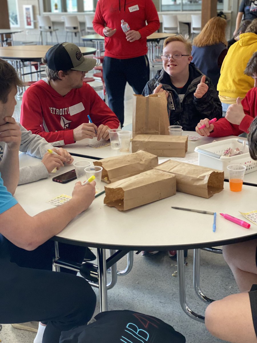 DlhsUnified's tweet photo. Bingo was a success!! Thank you to all our volunteers and generous donors!! #detroitlakes #unified #friendship #leaders @DetLakesHigh @SOMinnesota https://t.co/DBCUggFxIv