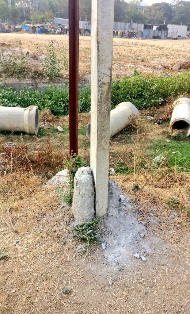 vinay_vangala's tweet photo. Need ur immediate att'n @KTRTRS @CollectorRRD @GandhiArekapudi 
Brought to ur team b4 abt without sand works too but our efforts r gng invain! 
Poorest quality of works executed by EWIDC Engineering Wing
Loc: Meedhikunta Lake, Miyapur
@arvindkumar_ias @HiHyderabad @DonitaJose https://t.co/t75jFw3gwI
