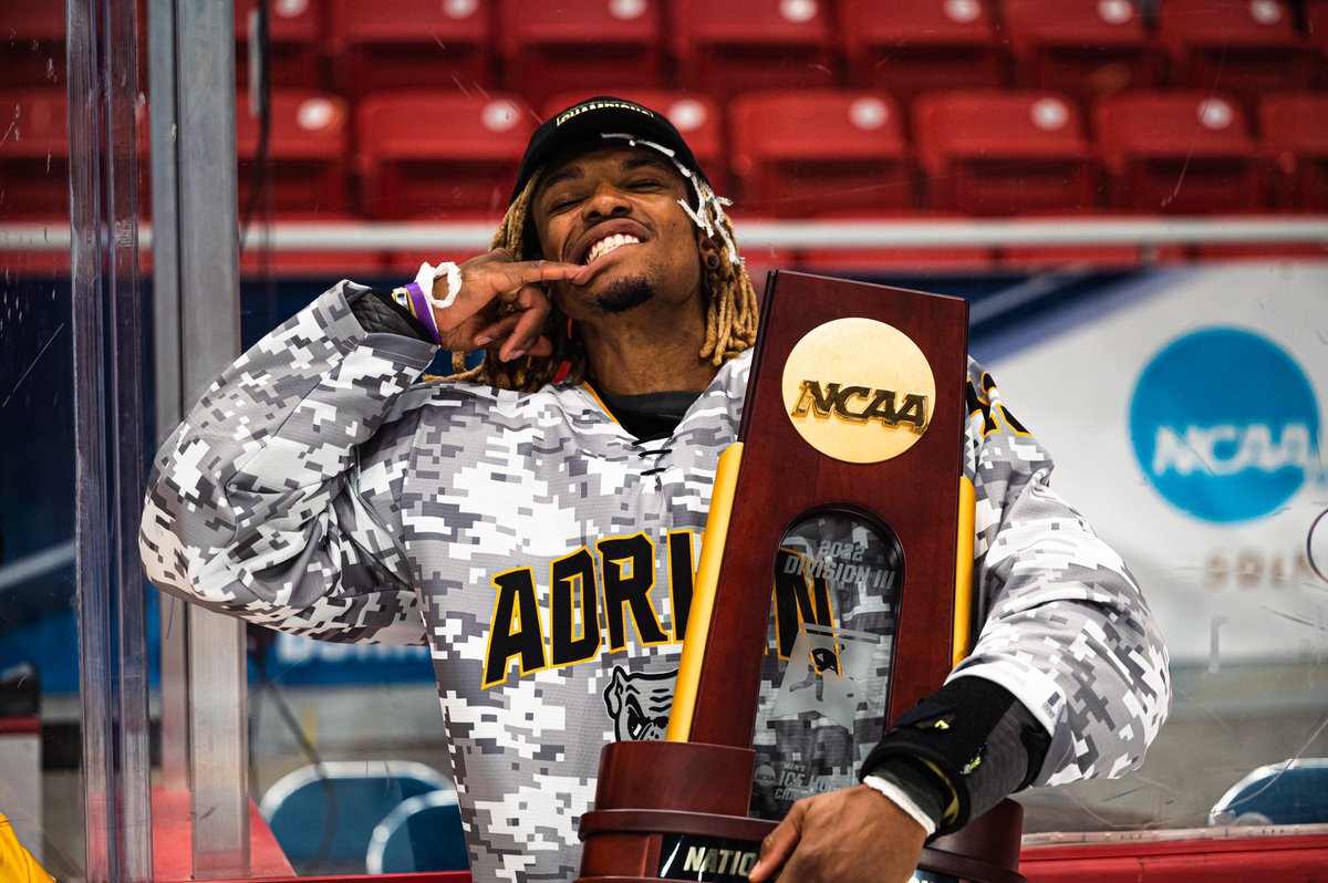 GHaferman's tweet photo. .@AfricanHockey you look good as a national champion 🤌 https://t.co/jcI9dtaF6m