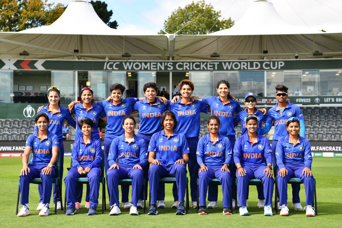 TICKTALKNEWS's tweet photo. #CWC22 

YOU HAVE MADE INDIA 🇮🇳 REALLY PROUD GIRLS 🦁. WE KNOW YOU WILL BOUNCE BACK STRONGER 💥 IN UPCOMING TOURNAMENTS 🎉. 

@BCCIWomen  @M_Raj03  @mandhana_smriti  @ImHarmanpreet 

#TeamIndia  #INDvSA 
#IndiaWomens https://t.co/jO2egX5gEx