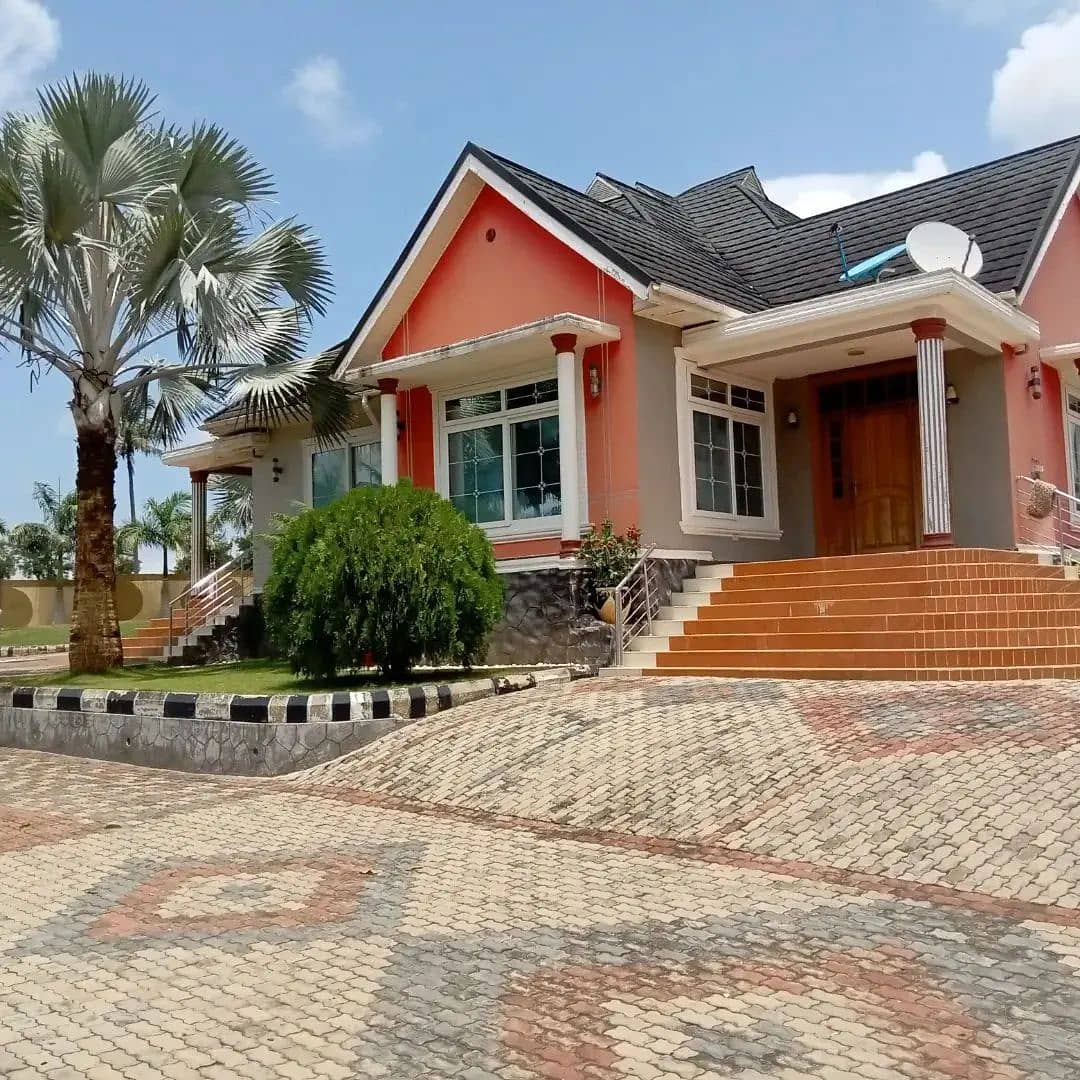 dalalitesha's tweet photo. HOUSE FOR RENT
LOCATION NEAR TEGETA WAZO MIVUMONI
FIXED PRICE: MILION 1 KWA MWEZI
KODI ILIPWE YA MIEZI 6
4BedRoom &amp; 2Sel Contained &amp; Kitchen &amp; Dinning &amp; SittingRoom &amp; Public Toilet &amp; Tiles Spain &amp; Gypsum
CONTACT:
0714-021698
0754-470902
0788-193206 https://t.co/yc3jBL2txX