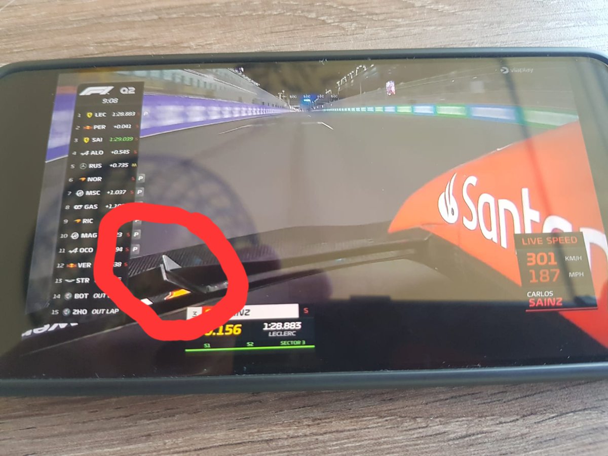MrBreaker755's tweet photo. @ZiggoSport @VanGamerenF1 @Olav_Mol @robertdoornboss @RobKamphues
#F1 #flexwing F1 Mag deze flex wing? https://t.co/BvwqthrlPd