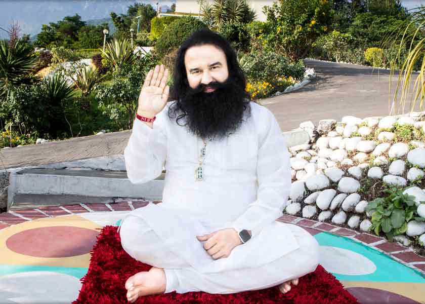 Therealtalkin's tweet photo. By letter, Saint Gurmeet Ram Rahim Ji urged the followers to pray to God to stop the Ukraine-Russia war.Soon there will be a #MahaSafaiAbhiyan  in Rohtak too..

#TheRealTalkin

(Pics Source -Dera Sacha Sauda Twitter account) https://t.co/thYhXtuYrA
