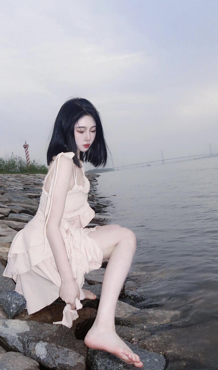 A042300's tweet photo. 什么时候才能舔到妹妹们的裸足呢

#反差婊 #母狗 #淫妻 #绿帽 #露出 #骚逼 #合成 #颜射 #脱衣 #意淫 #射屏 #换脸 #丝袜 #做图 #绿帽 #绿奴 #SM #人妻 #羞辱 #3P #定制 #出卖 #ntr #网红 #福利 #裸足 #身边人 #射鞋 https://t.co/0nhWXQw2Fq