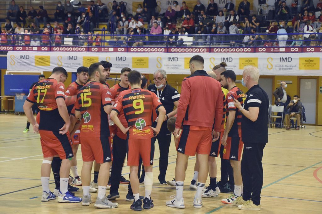 Hay victorias que suman más de 2 puntos, y ayer fue una de ellas.

Gracias a la afición por ser nuestro jugador n°8 en el campo.
Increíble el ambiente que se vivió!
#SomosFamilia
#BMProintegrada
#VamosProintegrada