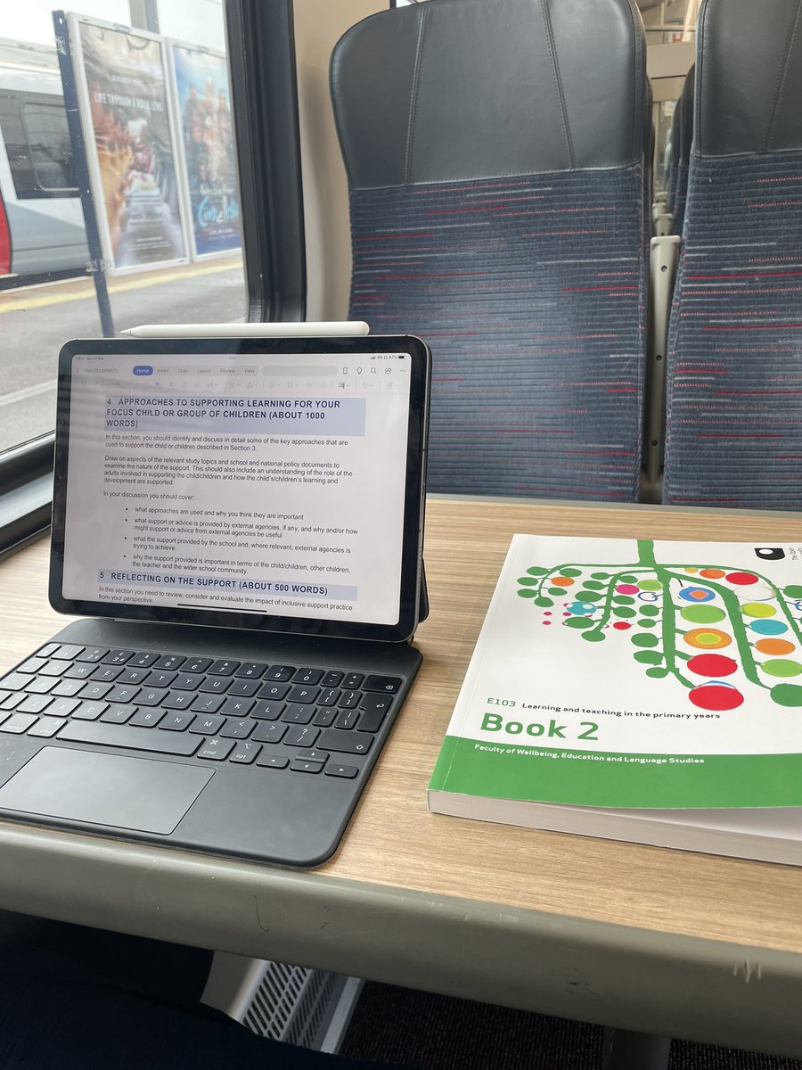 RiRi_OpenUni's tweet photo. Perks of distanced learning at the @OpenUniversity. Mother’s Day meal pending… #essay #E103 #train #student https://t.co/jLxRt6kaW1