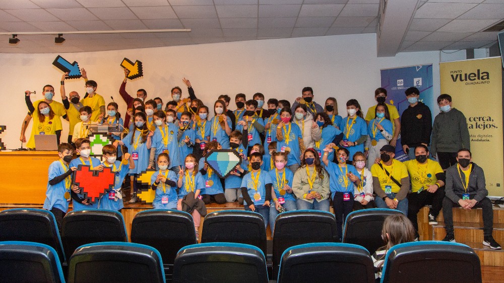 Casi 50 niños y niñas programan #videojuegos para aprender sobre ciberseguridad, compartir conocimientos y una experiencia inolvidable 💻🕹️👾  Así ha sido #TerritorioJamtodayGr bit.ly/3tK3Z9e