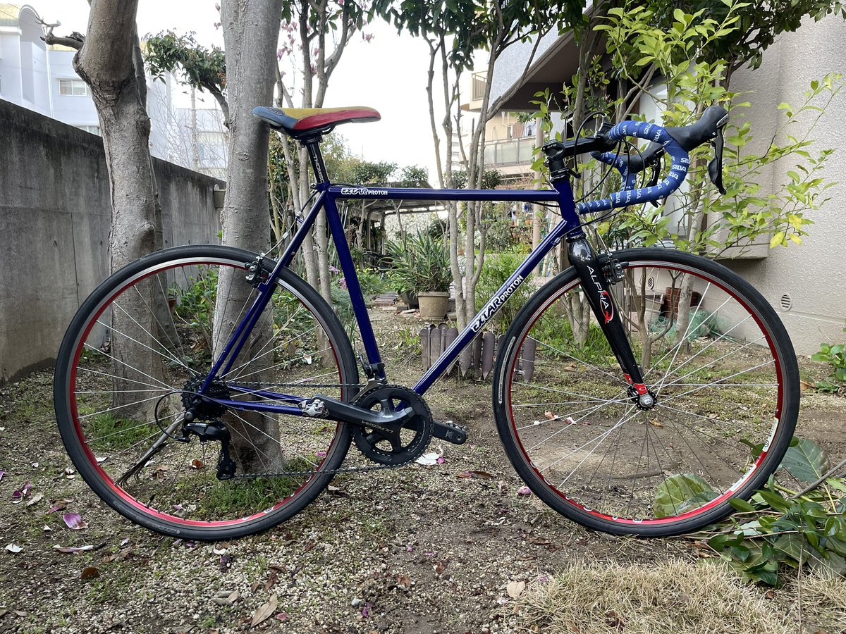 tatsushi's tweet photo. シートピラーは解決しないものの、洗車してバーテープ巻いたので記念撮影
#extarproton https://t.co/hepYvwTCNc