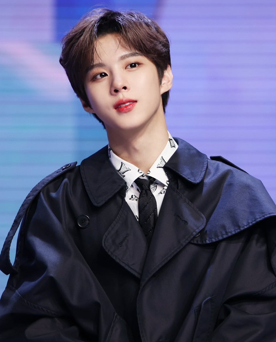 vivifriez's tweet photo. Switch era just ended today we'll see you again on the next album Wooseokshiiii~🤍

#우석이는_언제나_스위치온
#Adieu_KimWooseok_Switch
@KWS_official_ https://t.co/XPmZU954Li