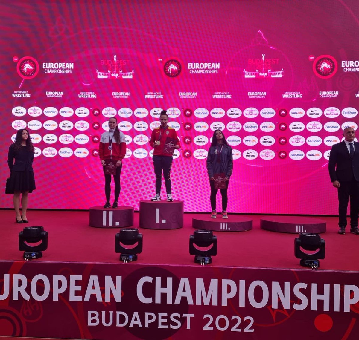 lucha_esp's tweet photo. Resultados en el Campeonato Europeo de Grappling de Budapest:
Naiomi Mattweus oro 🥇
Anna Castell oro 🥇
Merixell Gonzalez plata 🥈
Riquelme bronce medalla 🥉
Nico Medina oro 🥇
Pedro J Garcia bronce 🥉
Terceros por equipo.
#grappling #grapplingindustries #grapplinggi https://t.co/Une5wJESoW