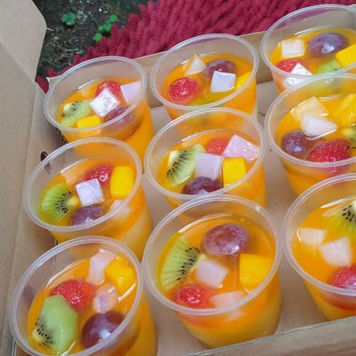 SUMJAMBAN's tweet photo. ㅤㅤㅤ

♩ rujak buah
♩ pudding biskuit
♩ puding buah
♩ cola

ㅤㅤㅤ https://t.co/oa9YnoWfm7