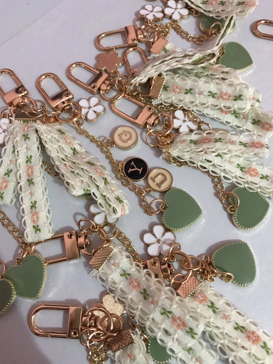 gyuuu97's tweet photo. HELP RT| 🇲🇾 only
PREORDER ”GYU” KEYCHAIN 
-RM 8 
-FREE POSTAGE ✅
-FREEBIES ✅
-15 SLOT ONLY!
-4~5 weeks / dont buy if you cant wait
-Special for gyu’s bday

dm if interested 
#pasarseventeen #pasarSVT https://t.co/GF89iHHwkk