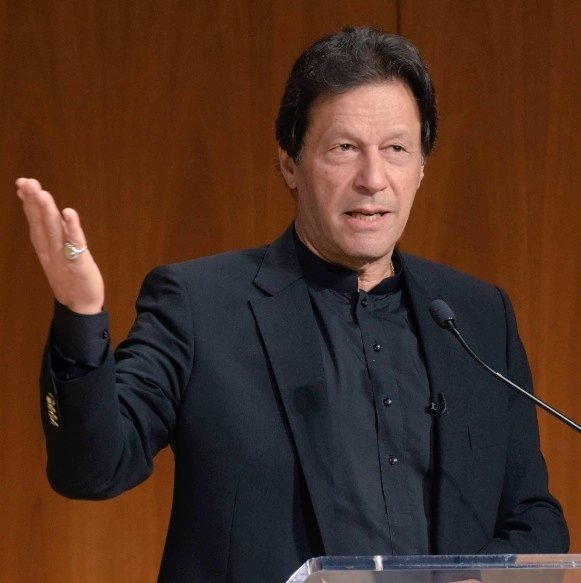 Iam_Mian's tweet photo. ❤️ for Imran Khan             🔁 For Maryam https://t.co/QLgksc22PP