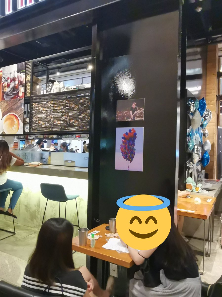 SingaporeJackys's tweet photo. 💫 #JacksonWang 28th birthday cafe event in Singapore 💫
🚶🏻♀️🚶🏻#WalkingWithJackson🚶🏻🚶🏻♀️
We will ending the event and removing the decorations at 8pm tonight!
If you want the foamboards, please come at 8pm to pick them up! ❤️
📍 Coffeesmith Orchard Gateway
🗓️ 26-27 March https://t.co/eoWowqJYOR