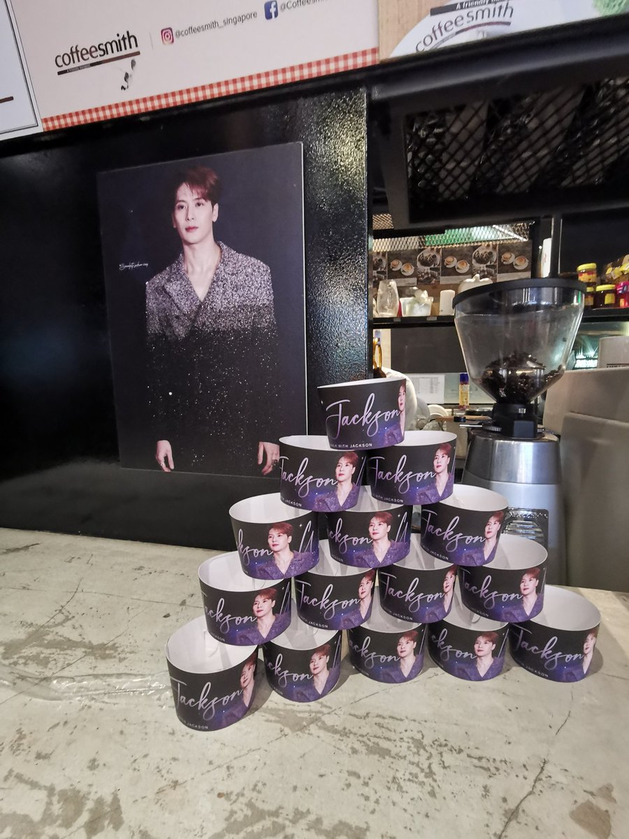 SingaporeJackys's tweet photo. 💫 #JacksonWang 28th birthday cafe event in Singapore 💫
🚶🏻♀️🚶🏻#WalkingWithJackson🚶🏻🚶🏻♀️
We will ending the event and removing the decorations at 8pm tonight!
If you want the foamboards, please come at 8pm to pick them up! ❤️
📍 Coffeesmith Orchard Gateway
🗓️ 26-27 March https://t.co/eoWowqJYOR