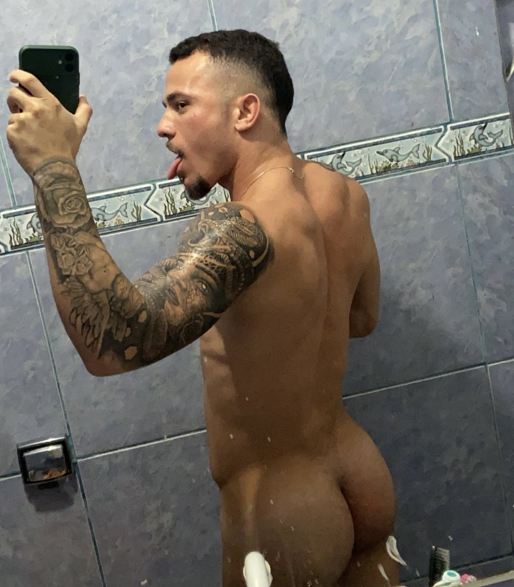 yourmales's tweet photo. 🍑 @klebermatta and @andrewpampelo https://t.co/1ziEHdVFGX