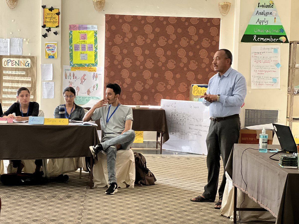 Teach4Nepal's tweet photo. #Day41 of #LearningInstitute 

Krishna dai (Chief of staff) sharing his experiences with the prospective Fellows of 2022.

#TeachForNepal #Fellows2022 in the making. We are looking forward to share their journey ahead with you all. https://t.co/tMyGC1AQB8
