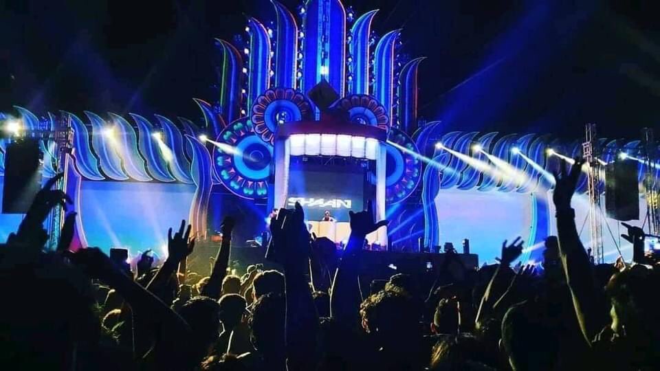 Kavishk_A's tweet photo. #srilanka #RoadToEMF #thorz #Tomorrowland #love #musicfestival 😍❤️ https://t.co/k67tCfsCqm