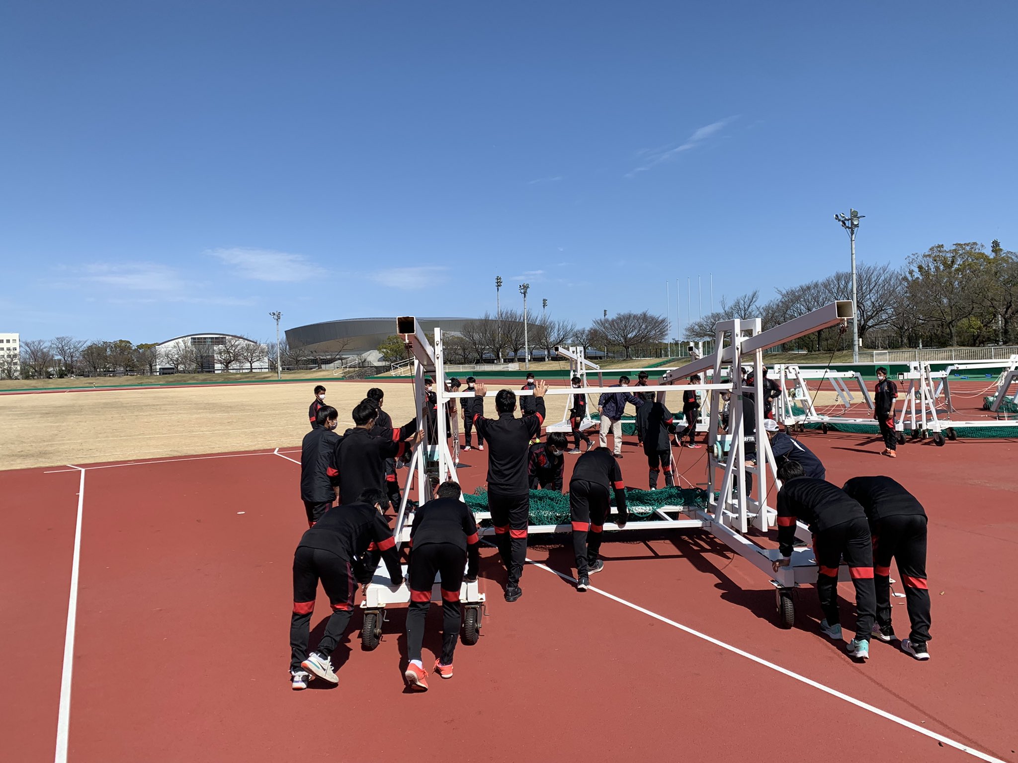 Fc Ise Shima 公式 四日市工業高校サッカー部の皆さんが本日の会場の設営 ボールパーソン 担架 撤収作業などを行なってくださいました 四日市工業高校サッカー部の皆さん ありがとうございました 四日市工業高校サッカー部 T Co