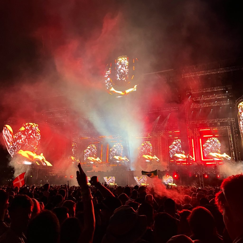 D_cDC's tweet photo. 🎵🎶🎵 #UltraMusicFestival #UMF2022 #UMF #Ultra2022 #Miami 🎶🎵🎶 https://t.co/sKAvw4fsgf