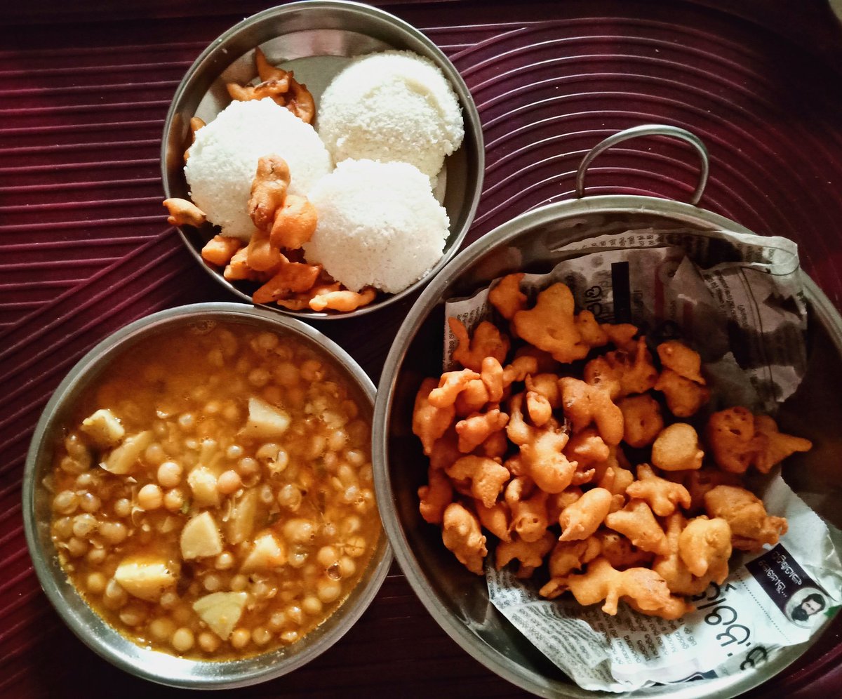 SambitB79699961's tweet photo. #SundaymorningBreakfast
#ରବିବାରସକାଳଜଳଖିଆ
ହାଲୁକେଇ କି ନୁହଁ ପୁରା ଦାବି କି ଖିଆ ହେଇଛି 😋 https://t.co/27JSaIidXn
