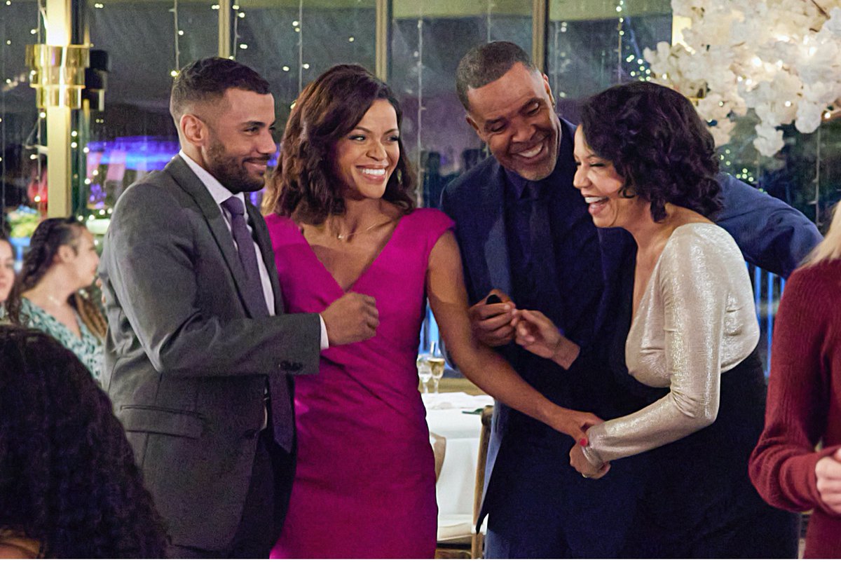 Hallmark Channel tweet media