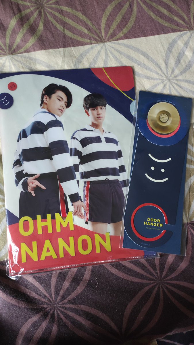 namharuki1795's tweet photo. The items safely arrived~~~
Love it!!! Thank you so much for the GO, @LMMYGO

P.S: nak gantung kat my door my mom tanya krg so letak kat my bookshelf je🤣🤣🤣
#LMMYfeedback https://t.co/OcQjcm9A0I