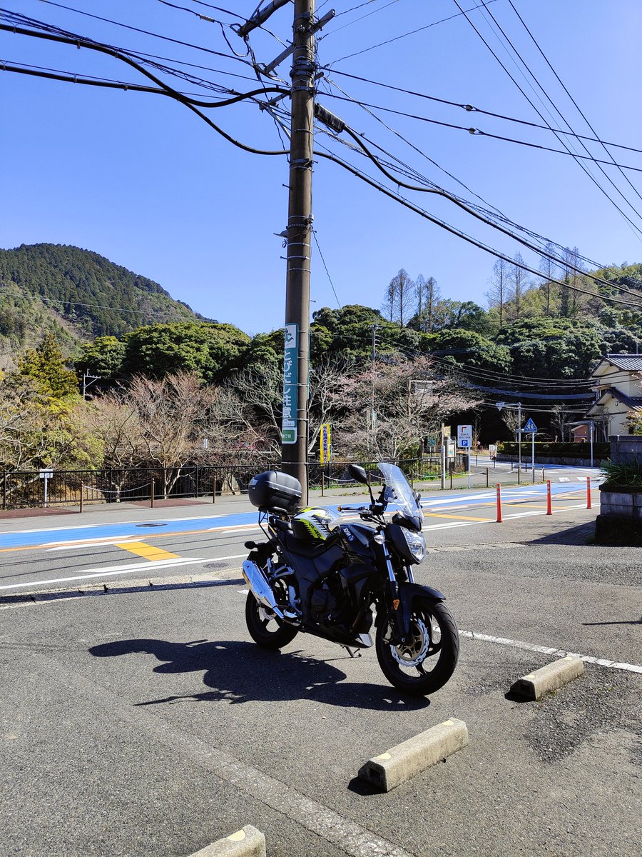 ssr_749s's tweet photo. 何時もの場所で一服🚬
日曜は車もバイクも多い😥

#symT2 https://t.co/rOKHkoDwzc