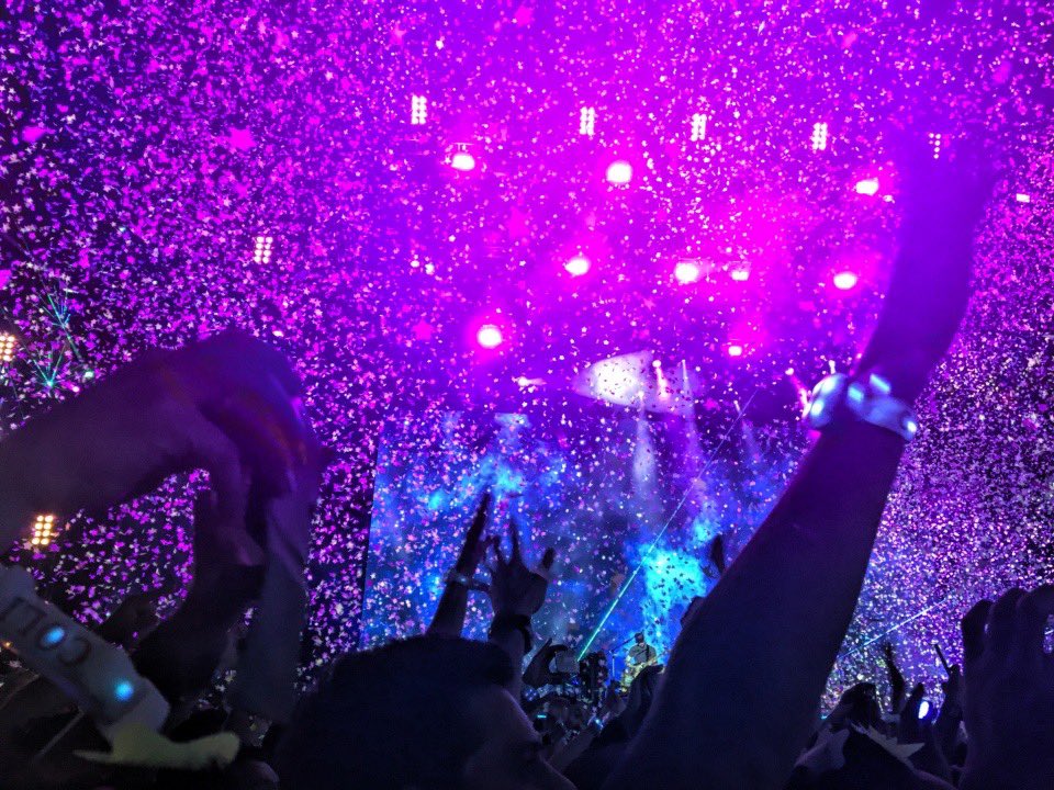 lizethort's tweet photo. #Coldplay Foro Sol CDMX Abril 2016, lista para revivirlo en una semana una vez mas✨ 🌠💫 https://t.co/tudPYiA4ji