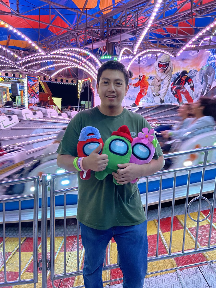 sushi_038's tweet photo. the fair was fun apart from the fact that i almost threw up https://t.co/Cf5VfPhR7I