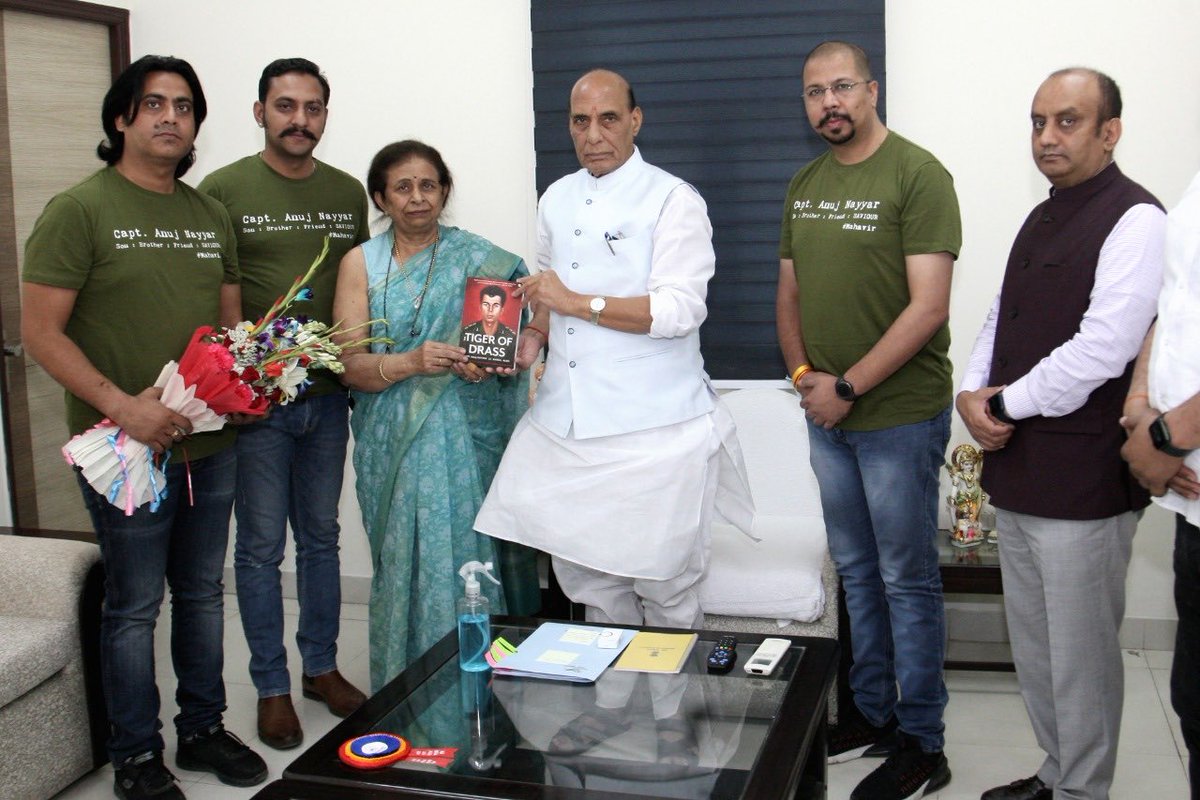 MeenaNayyar4's tweet photo. Today presented book Tiger of Drass Capt :Anuj Nayyar 23 MVC to H’ble Defence Minister. Thank  You ⁦@rajnathsingh⁩ Sir for giving us your precious time.

⁦@adgpi⁩ ⁦@Vedmalik1⁩ ⁦@atahasnain53⁩ ⁦⁦⁦⁦⁦@NorthernComd_IA⁩ ⁦@37VManhas⁩ https://t.co/lPydnQCV62